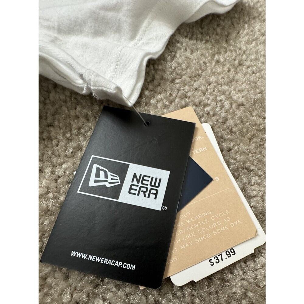 New Era Cleveland Guardian Baseball Ombré Fade T-shirt Women Size Small NEW Nwts - Picture 9 of 11